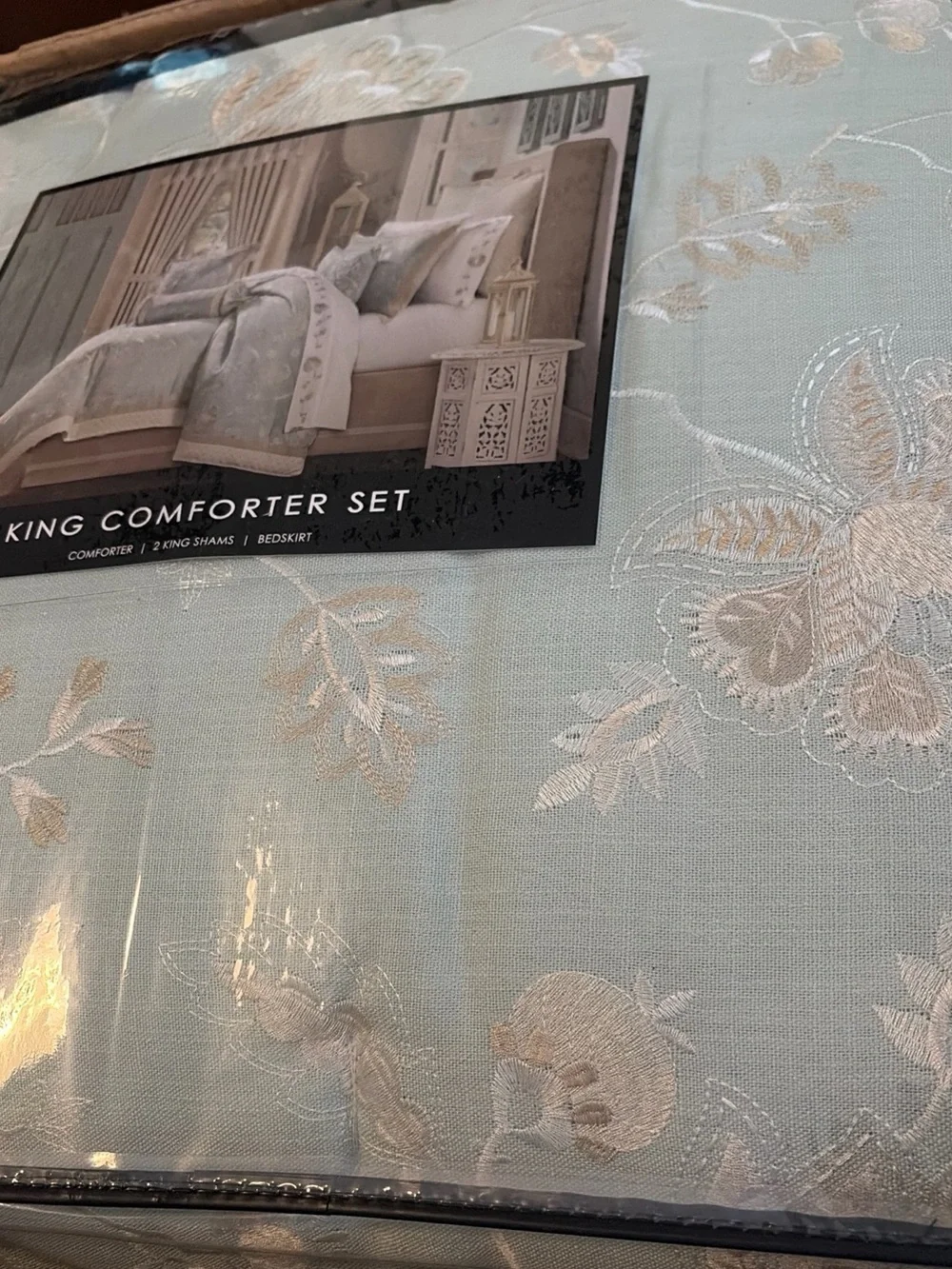 J. Queen New York Garden View Comforter 4pc Set - King NWT